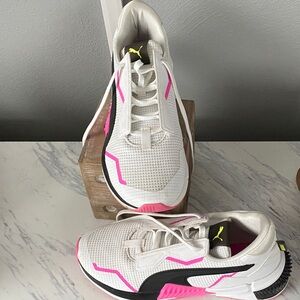 Puma Women's White and Pink Athletic Sneakers